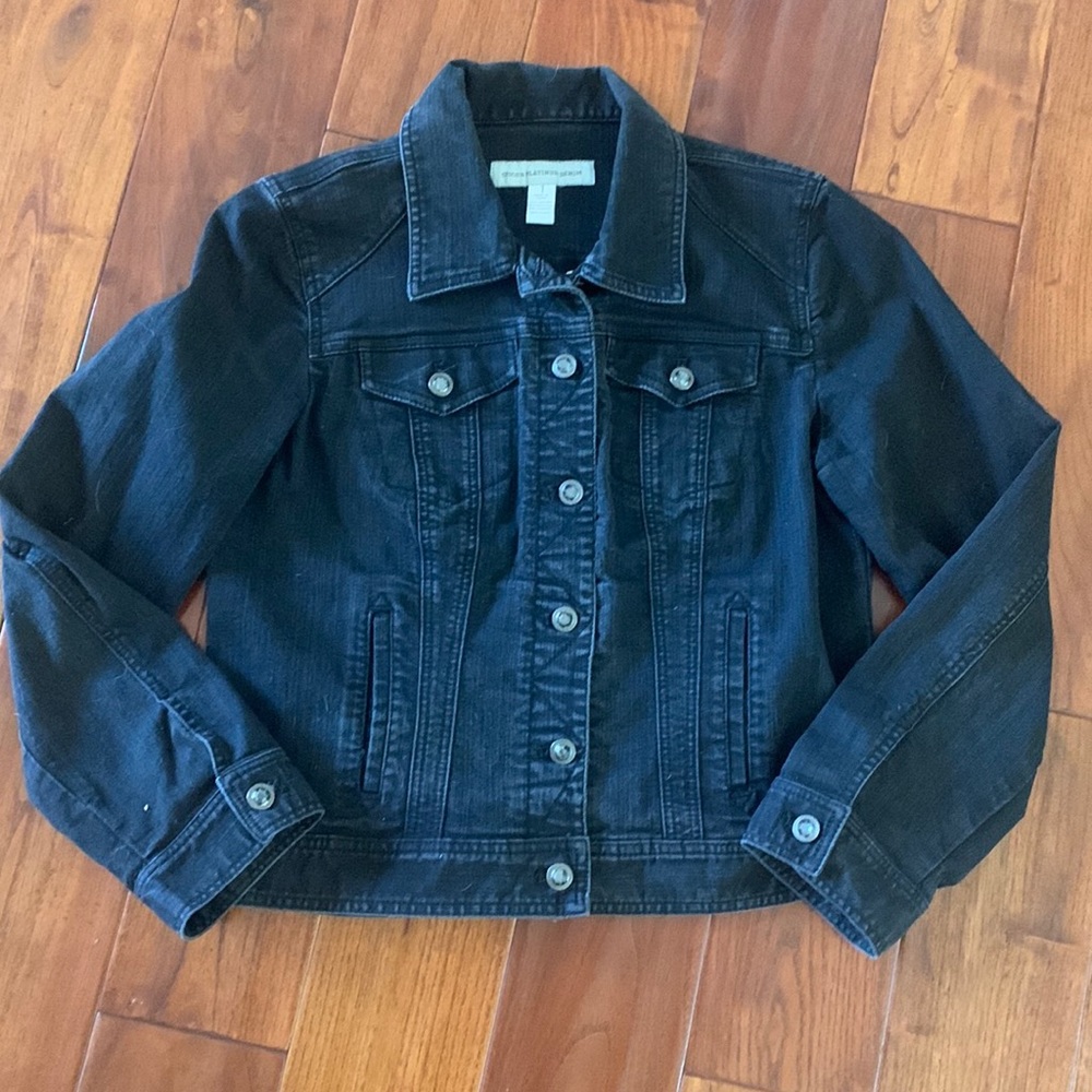 Chico's platinum Denim Slate Black cropped Jacket  Size 1 silver jewel buttons